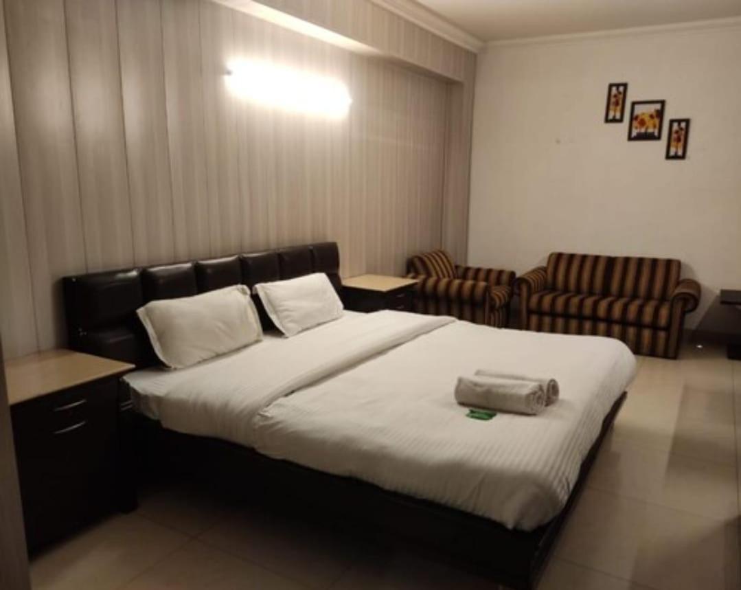 Hotel R S Residency 2*